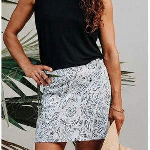 Stylish Black and White Patterned Skirt